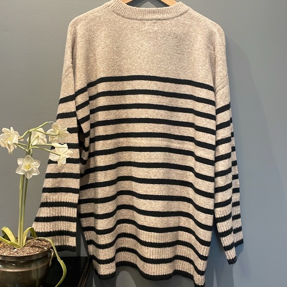 Striped sweater - Picture 4 of 4